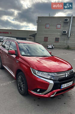 Mitsubishi Outlander 2021