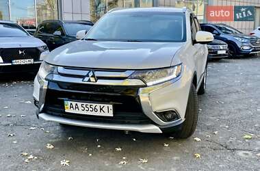 Mitsubishi Outlander  2015