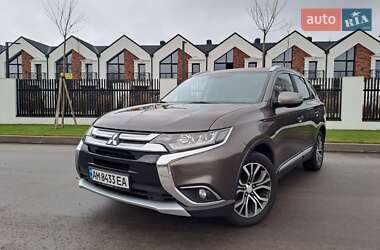 Mitsubishi Outlander  2016