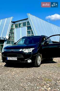 Mitsubishi Outlander  2012