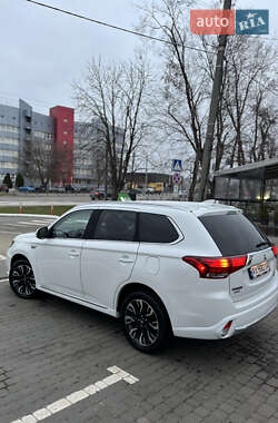 Mitsubishi Outlander  2018