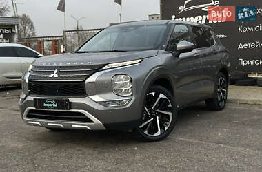 Mitsubishi Outlander 2023
