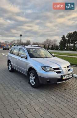 Mitsubishi Outlander  2003