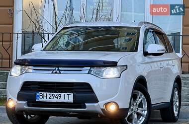 Mitsubishi Outlander  2014