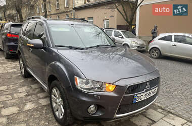 Mitsubishi Outlander  2011