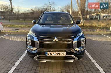 Mitsubishi Outlander  2021