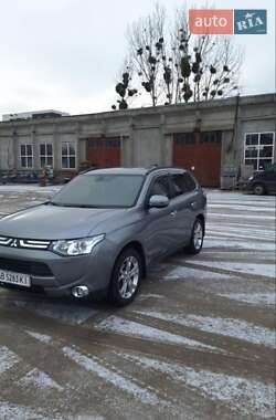 Mitsubishi Outlander  2013
