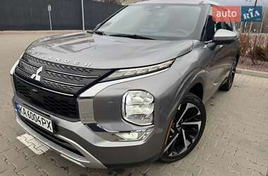 Mitsubishi Outlander  2021