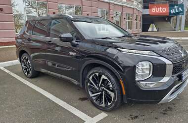 Mitsubishi Outlander  2023