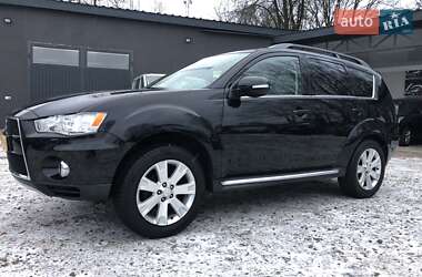 Mitsubishi Outlander  2012