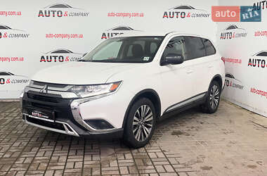 Mitsubishi Outlander  2020