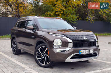 Mitsubishi Outlander  2022