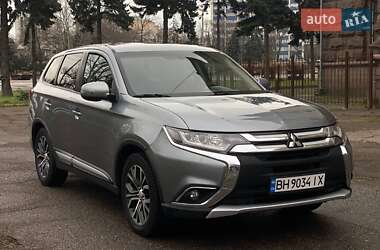 Mitsubishi Outlander  2016