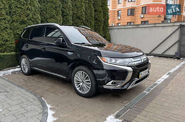 Mitsubishi Outlander  2022