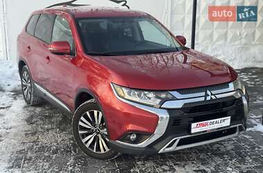 Mitsubishi Outlander  2019