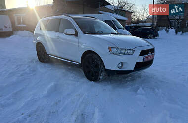 Mitsubishi Outlander  2012