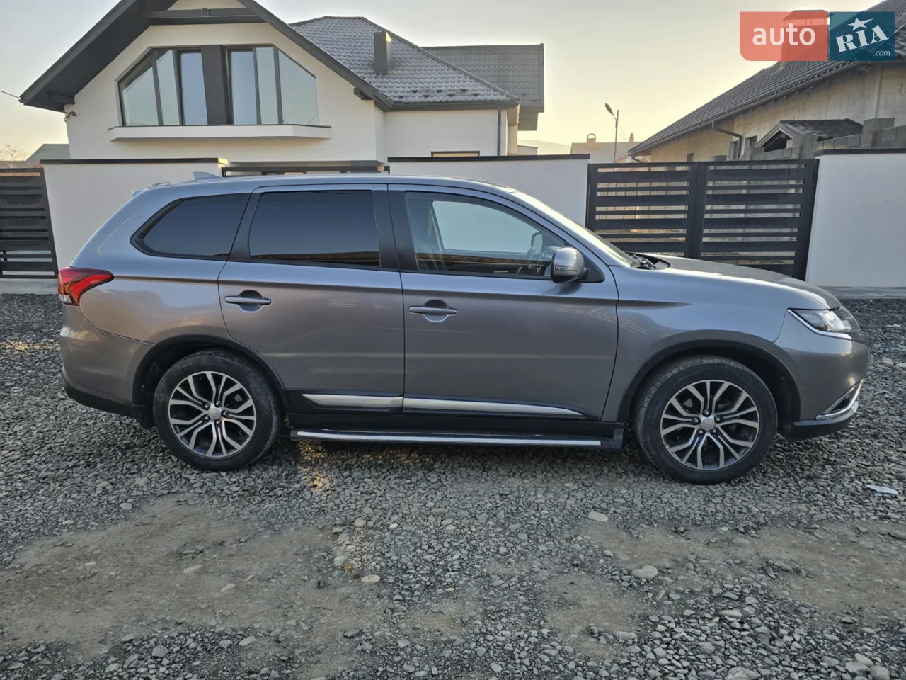 2017 Mitsubishi Outlander - мініатюра 4