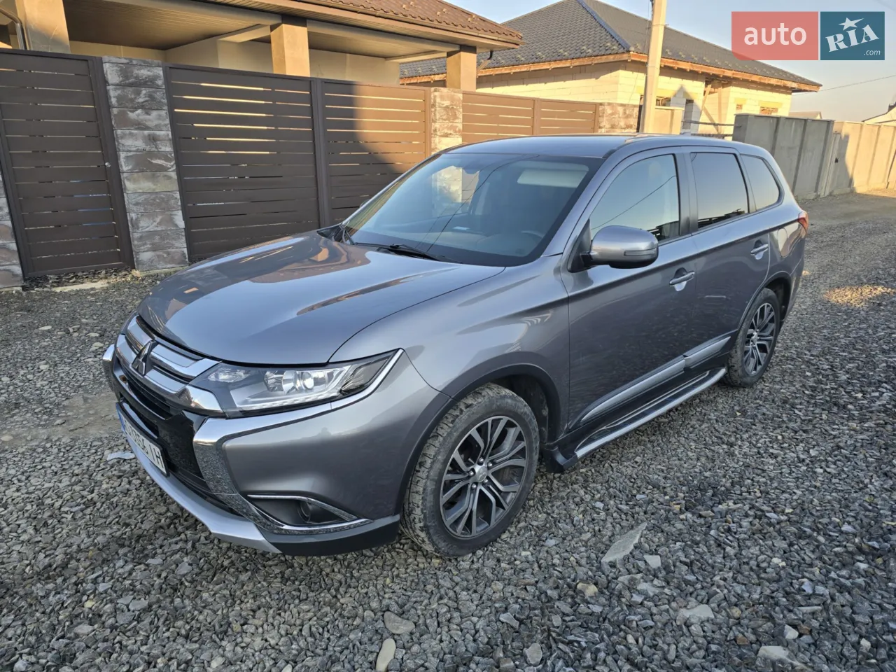 2017 Mitsubishi Outlander - мініатюра 2