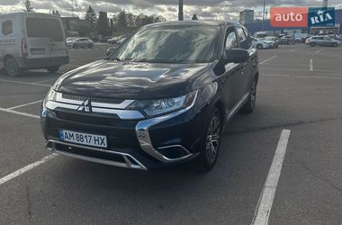 Mitsubishi Outlander  2016