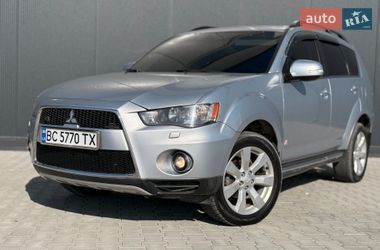 Mitsubishi Outlander  2011