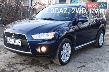 Mitsubishi Outlander  2011