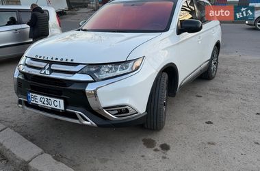 Mitsubishi Outlander  2016