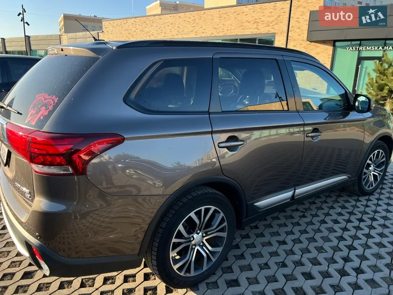 Mitsubishi Outlander