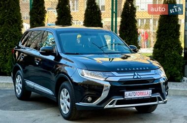 Mitsubishi Outlander  2021