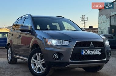 Mitsubishi Outlander  2011