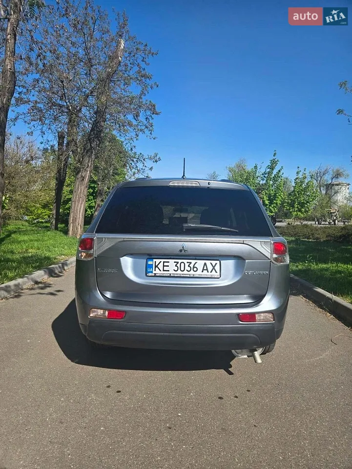 2013 Mitsubishi Outlander - мініатюра 5