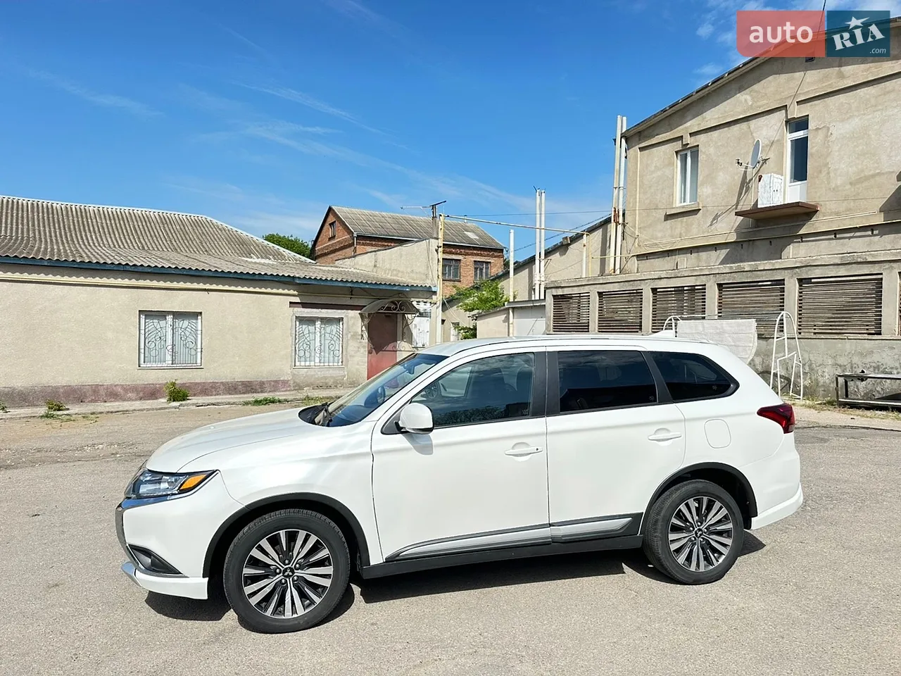 2020 Mitsubishi Outlander - мініатюра 3