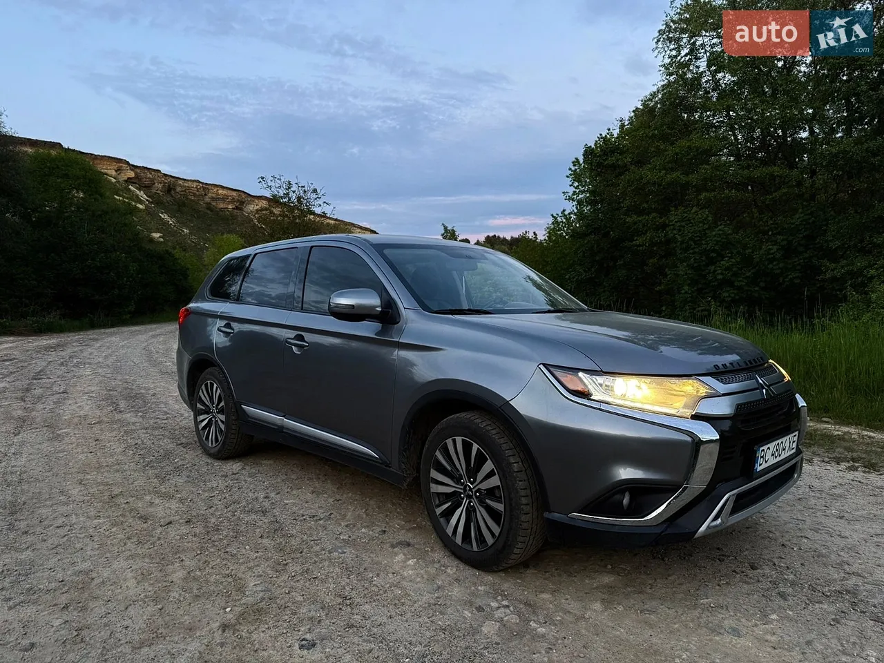 2019 Mitsubishi Outlander - мініатюра 2
