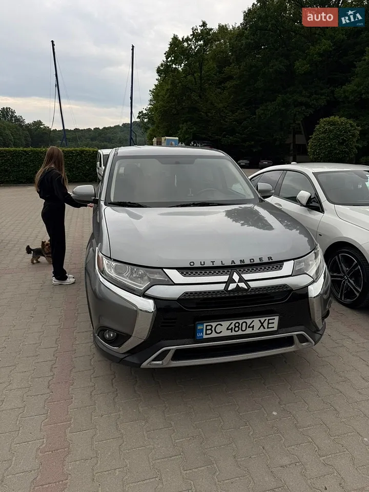 2019 Mitsubishi Outlander - мініатюра 3