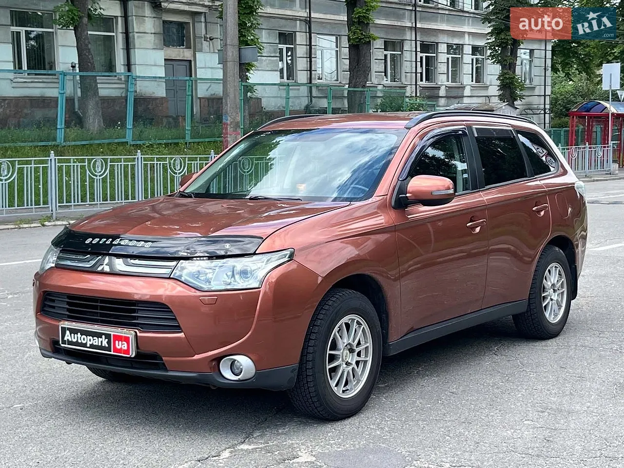 2012 Mitsubishi Outlander - фото 1