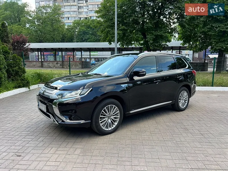 Mitsubishi Outlander 2021