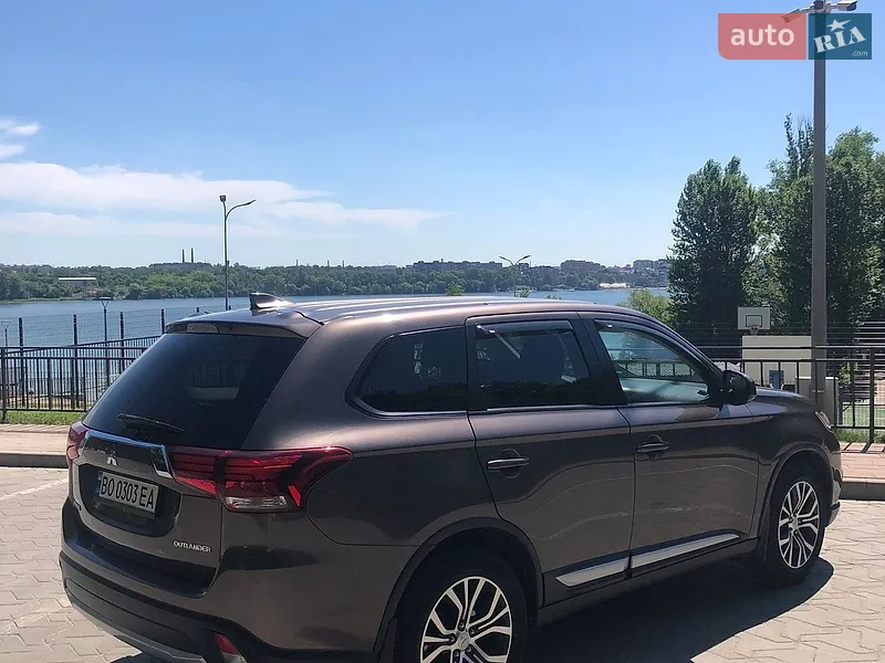Mitsubishi Outlander