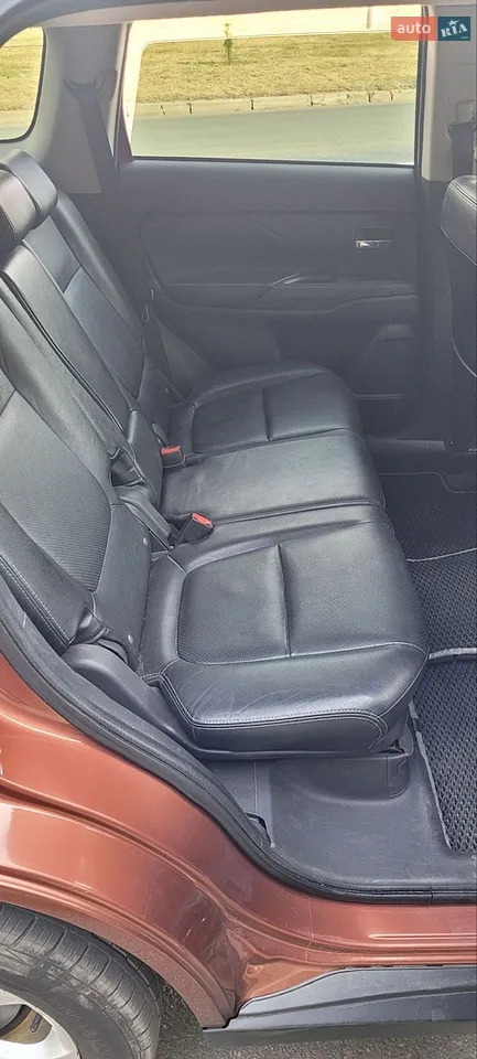 2013 Mitsubishi Outlander - мініатюра 4