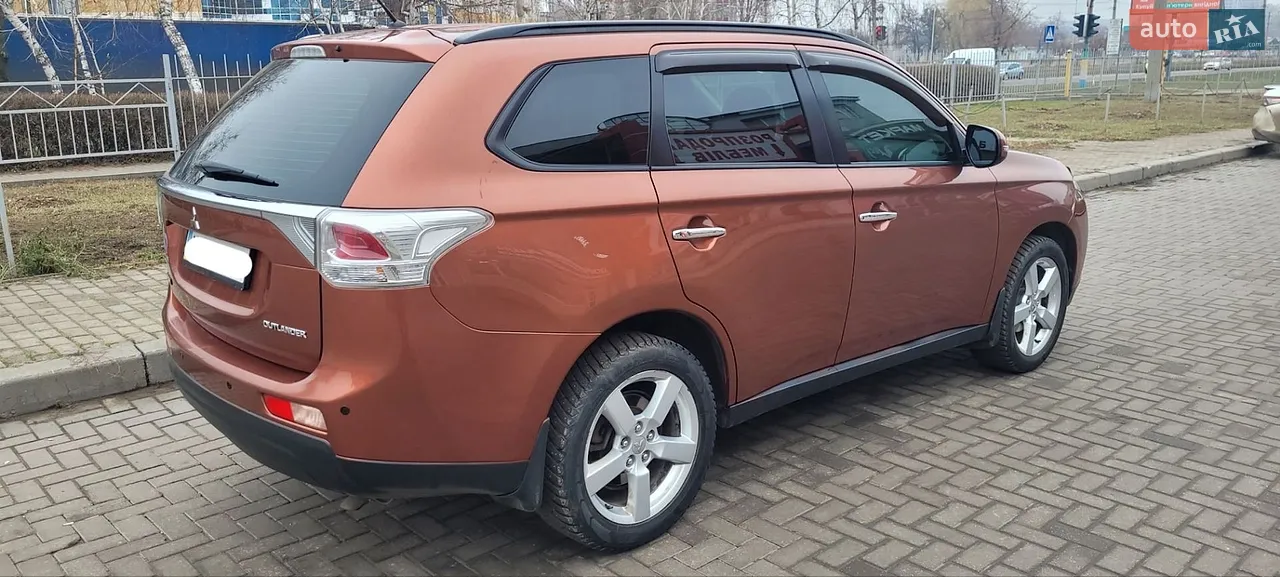 2013 Mitsubishi Outlander - мініатюра 3