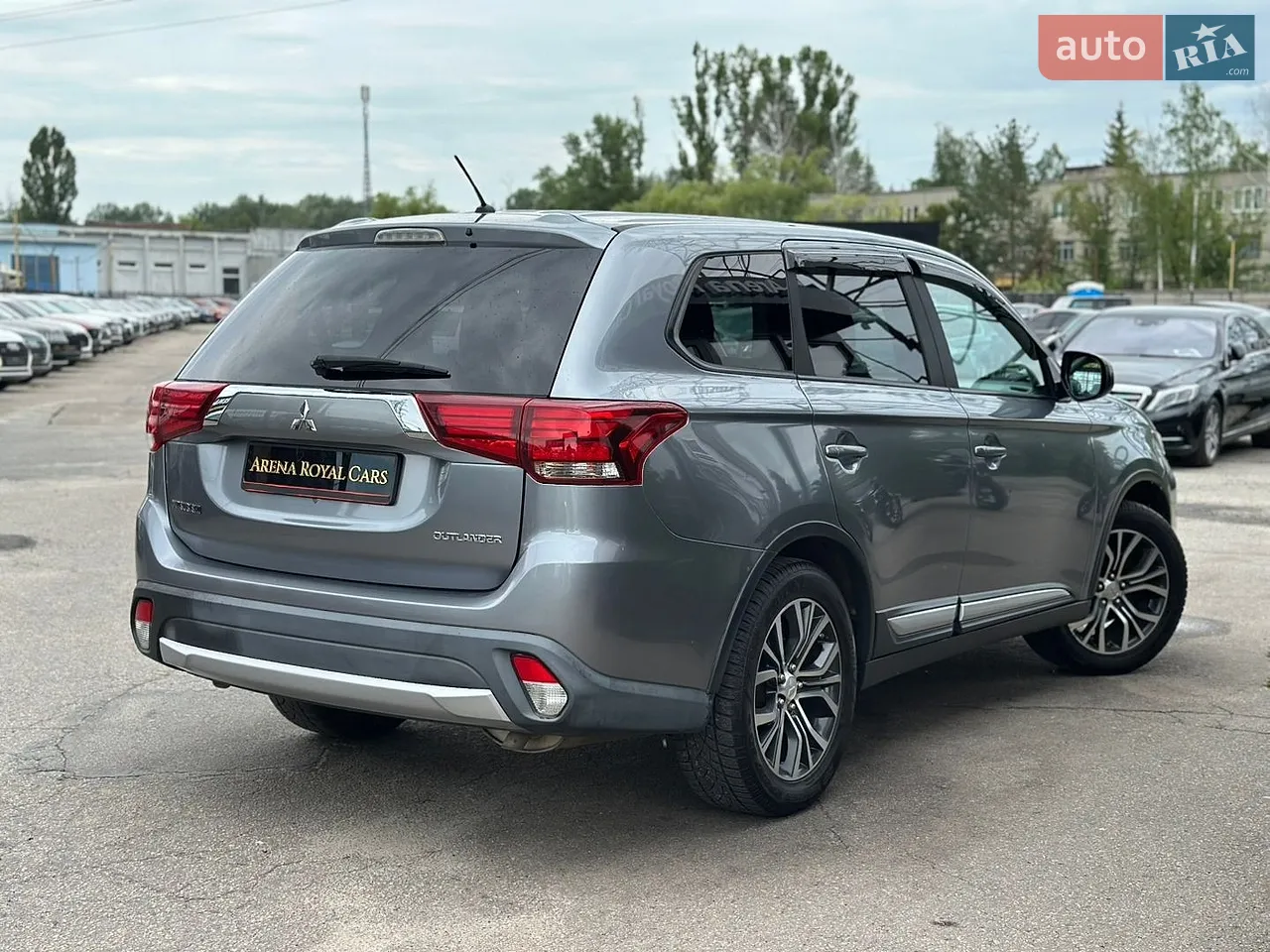 2016 Mitsubishi Outlander - мініатюра 2
