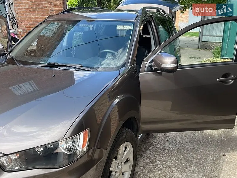 Mitsubishi Outlander