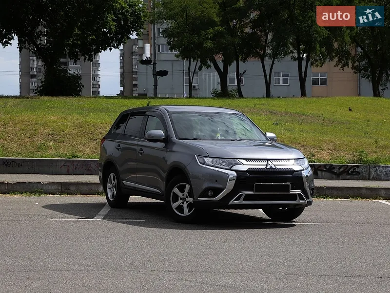 Mitsubishi Outlander 2021