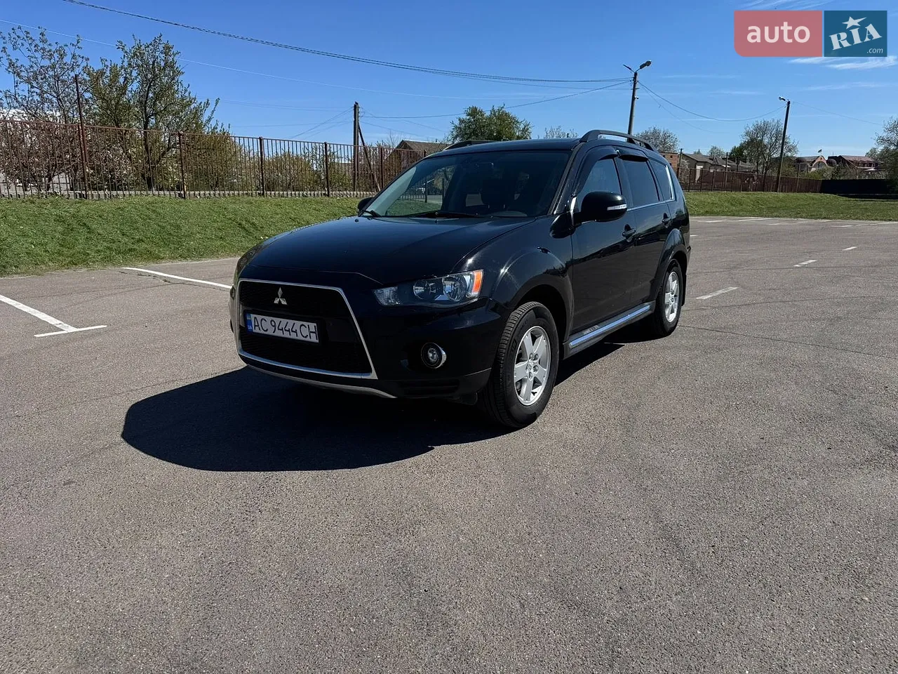 2011 Mitsubishi Outlander - фото 1