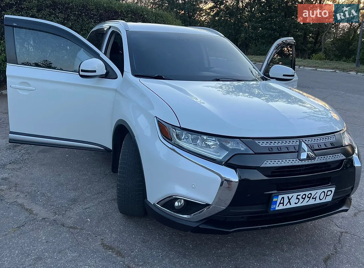 2017 Mitsubishi Outlander - мініатюра 2