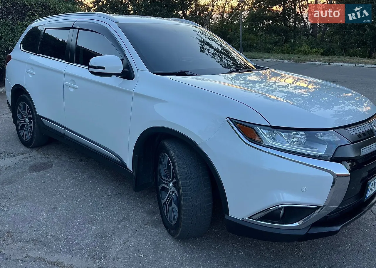 2017 Mitsubishi Outlander - мініатюра 3