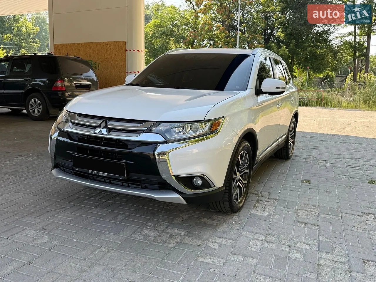 2017 Mitsubishi Outlander - мініатюра 2