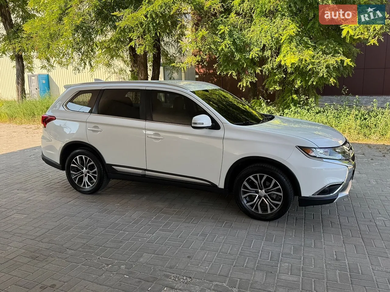 2017 Mitsubishi Outlander - мініатюра 4