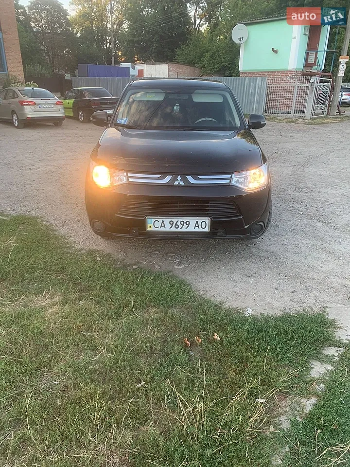 2013 Mitsubishi Outlander - мініатюра 5