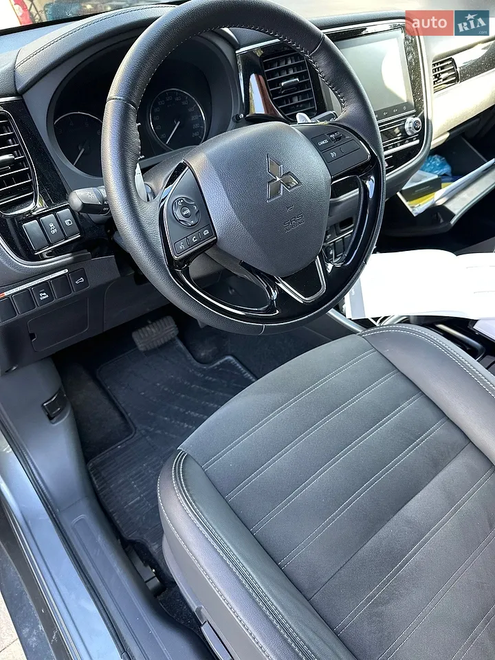 2022 Mitsubishi Outlander - мініатюра 4