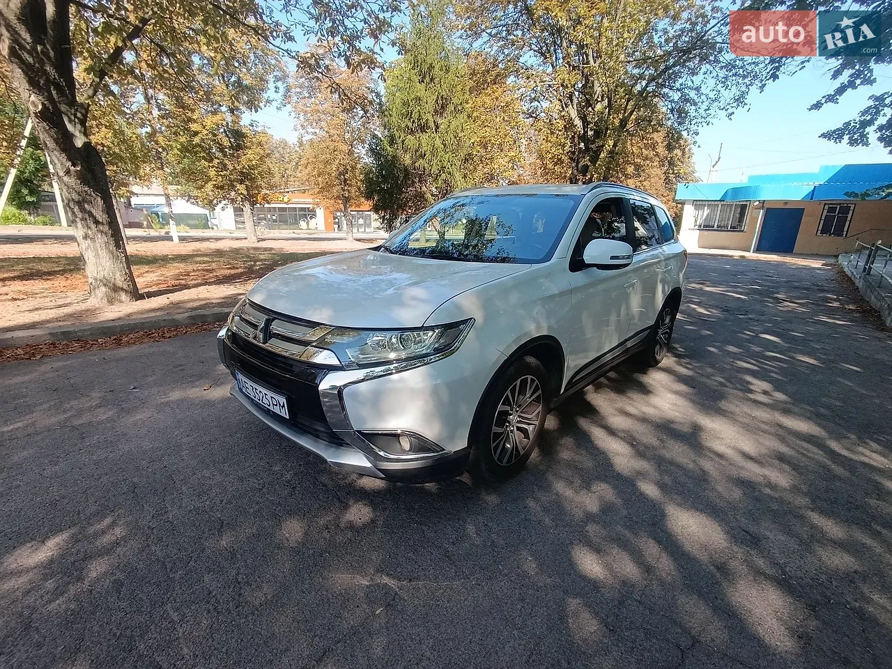 2017 Mitsubishi Outlander - фото 1