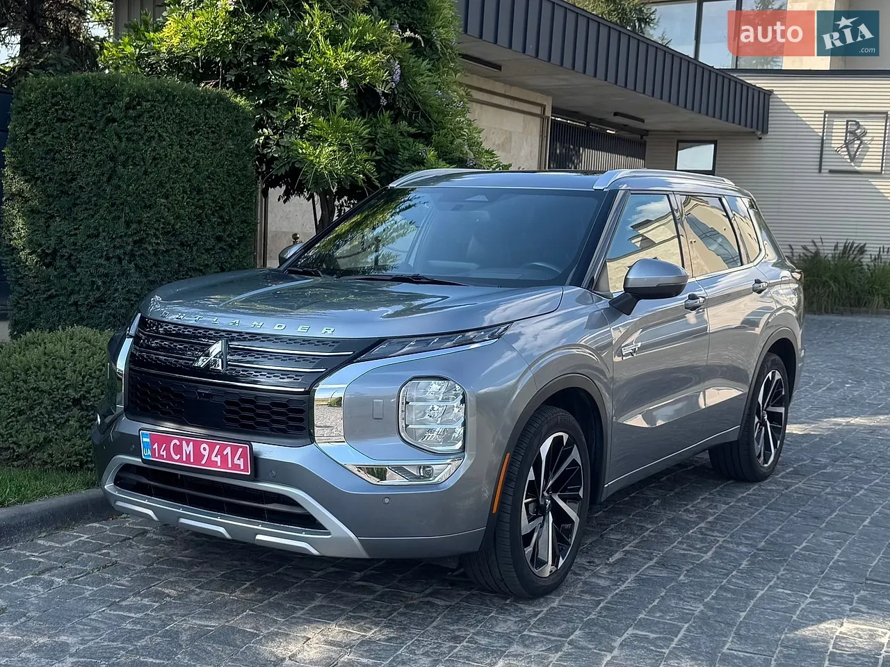 2023 Mitsubishi Outlander - фото 1